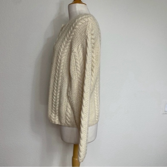 Vintage Women's Cream Thick Cable Knit Button Chunky Cardigan Size Large Classic - Picture 3 of 14
